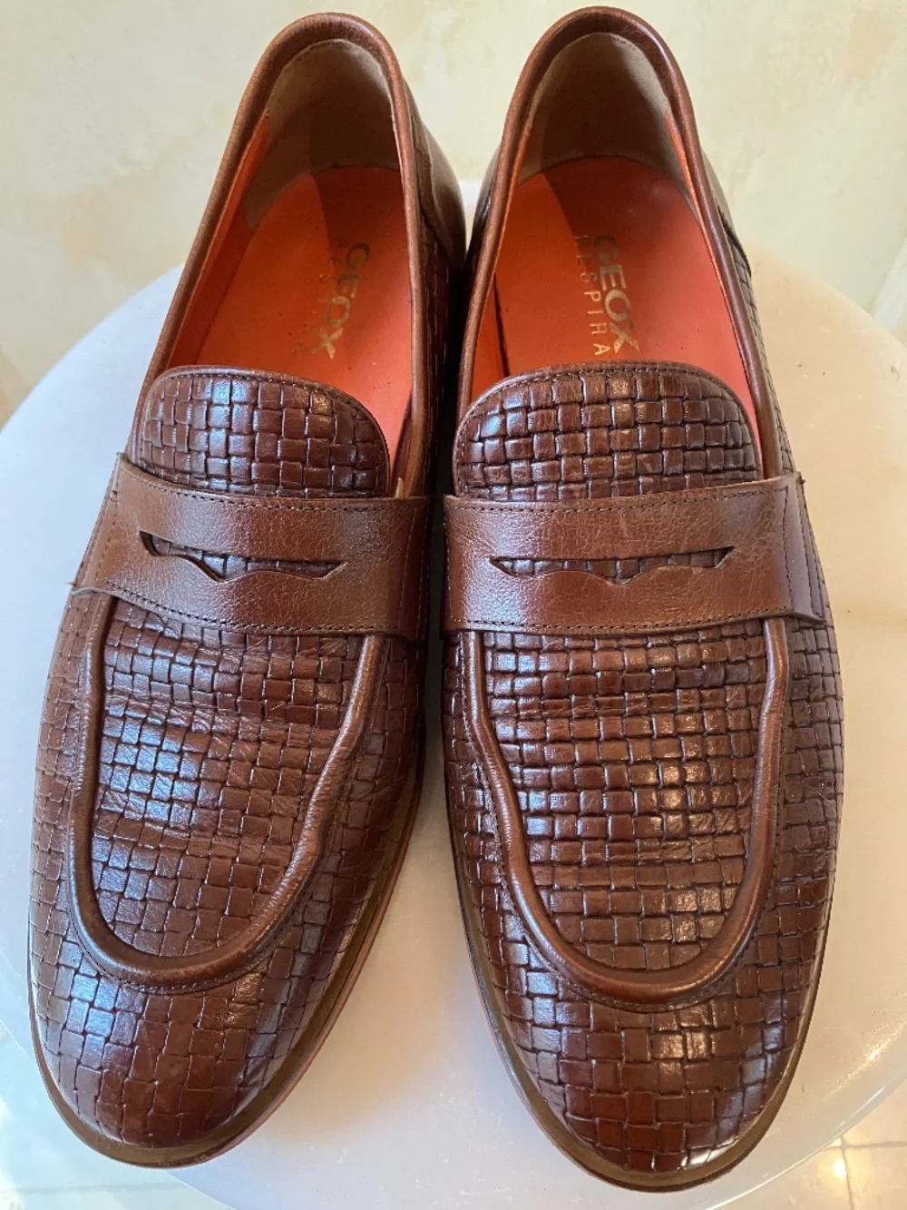 GEOX - COGNAC BROWN LEATHER LOAFER - WOVEN ITALIAN DESIGN - SIZE 42 EU